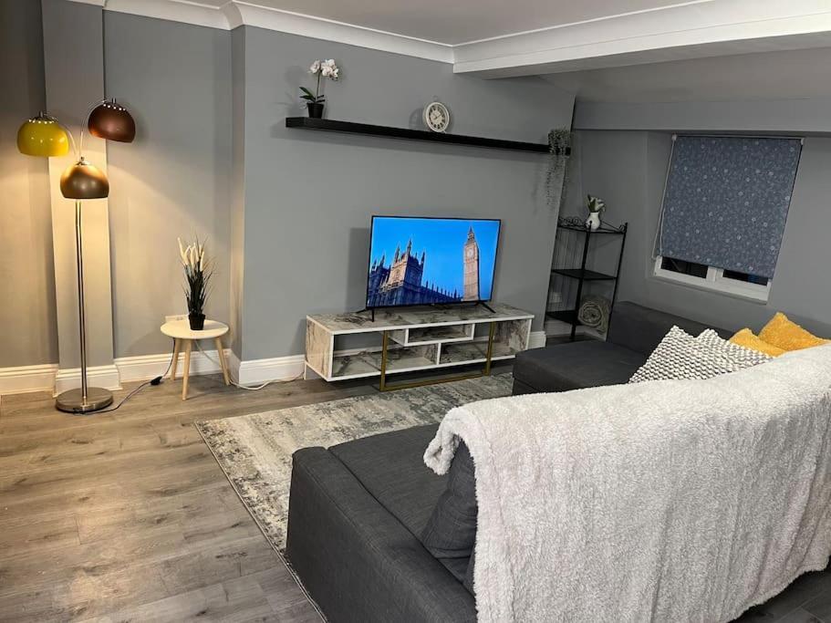 Modern With Stylish Terrace - Your Oasis! Appartamento Londra